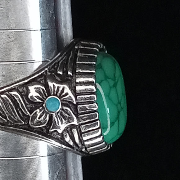 BLOWOUT PRICING Silverplated And Green Turquoise Colored Stone Ring SZ 9 - Picture 4 of 6